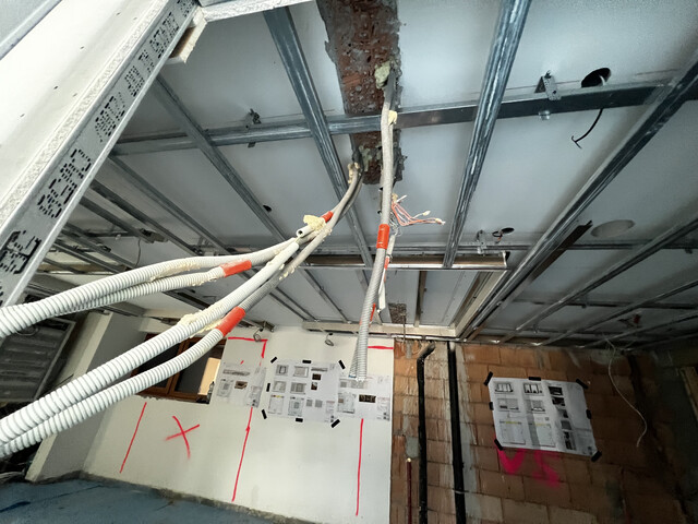 Sackgasse - 12 Garagen - 2026 Umbau für EUR 2 Mio. 