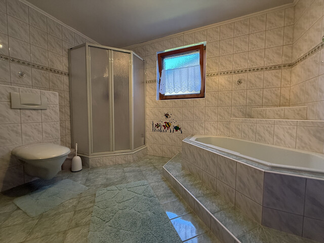 Grenznah  |  Sonnig  | Mehrfamilienhaus