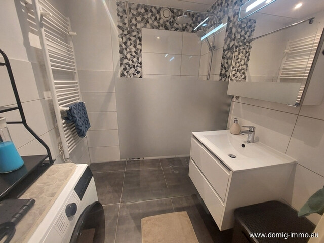 Charmante 3 Zimmer Wohnung mit großem Balkon und Tiefgarage