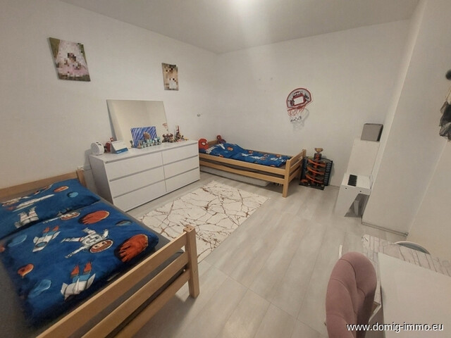 Charmante 3 Zimmer Wohnung mit großem Balkon und Tiefgarage