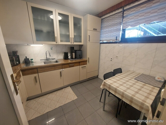 Charmante 3 Zimmer Wohnung mit großem Balkon und Tiefgarage