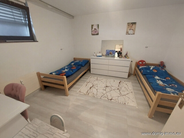 Charmante 3 Zimmer Wohnung mit großem Balkon und Tiefgarage