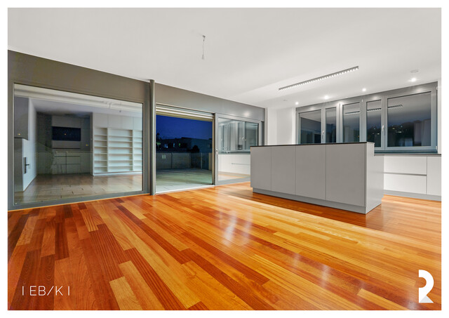 STILVOLLES PENTHOUSE IN BESTLAGE VON GÖFIS – GROSSZÜGIGE TERRASSE MIT PANORAMABLICK