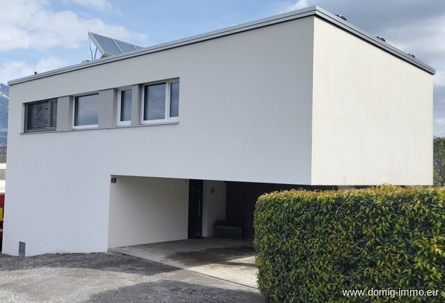 Wohnen auf höchstem Niveau – Neuwertiges Traumhaus mit kleinem Badeteich in Bestlage von Nenzing