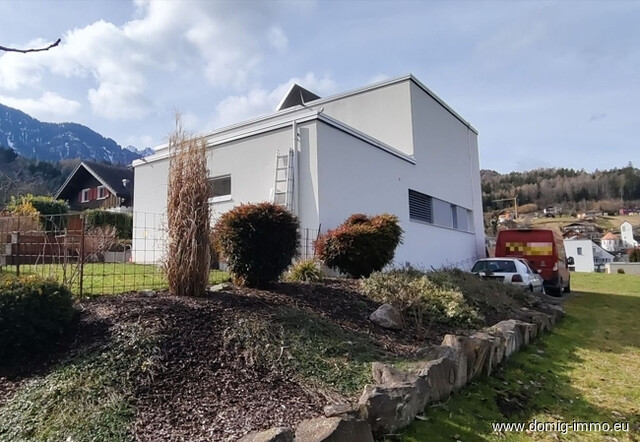 Wohnen auf höchstem Niveau – Neuwertiges Traumhaus mit kleinem Badeteich in Bestlage von Nenzing