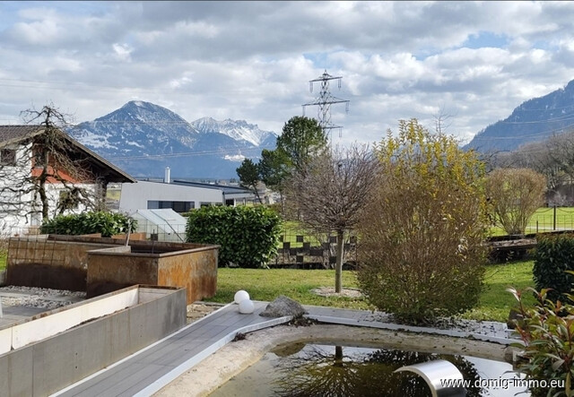 Wohnen auf höchstem Niveau – Neuwertiges Traumhaus mit kleinem Badeteich in Bestlage von Nenzing