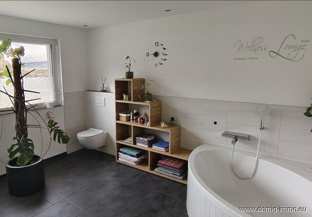 Wohnen auf höchstem Niveau – Neuwertiges Traumhaus mit kleinem Badeteich in Bestlage von Nenzing