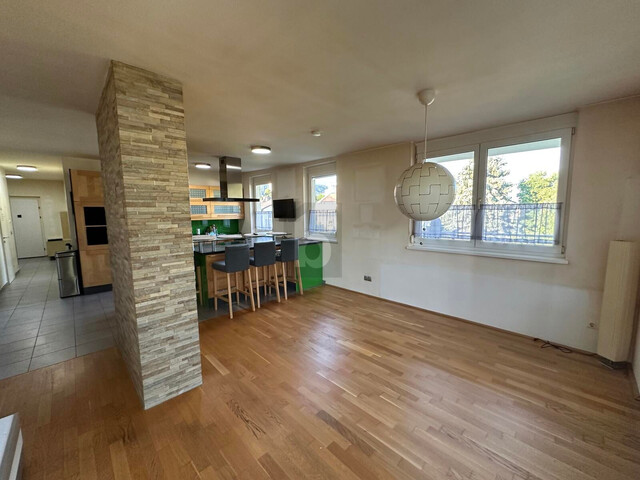 GROßZÜGIGES WOHNEN MIT 20 M² BALKON UND GROßER WOHNKÜCHE