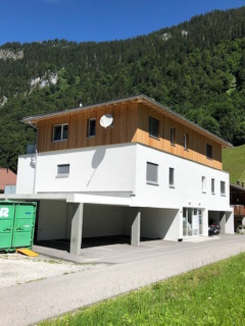 Langzeit Mieter:in im Herzen von Klösterle am Arlberg gesucht - Moderne 3,5 Zimmer Erdgeschoss Wohnung 