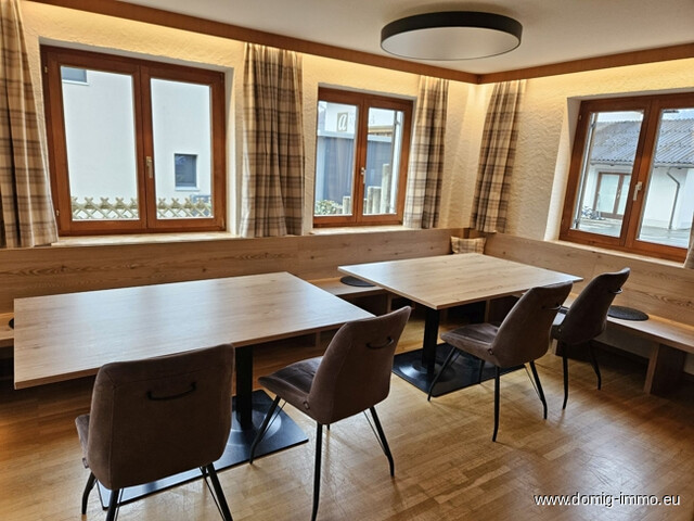 Ferienpension mit mehreren Wohnungen und zusätzlichem Baugrund, ges. 1355m² Grundfläche in Schruns!