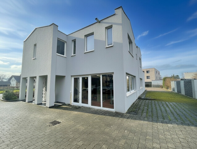 Attraktives Gewerbeobjekt mit Eigennutzung und vermietbaren Flächen – Sichtbarkeit & Eleganz vereint