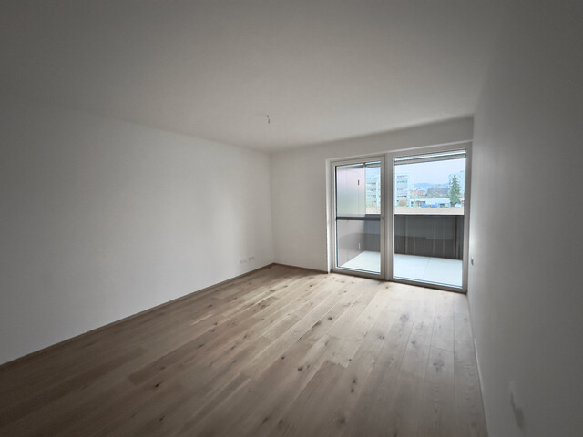 3 Zimmer Gartenwohnung Süd-West orientiert . SEEnahes FREIstehendes DREIgeschoßiges Wohngebäude  Angrenzend an Weingärten. In Sackgasse. T2