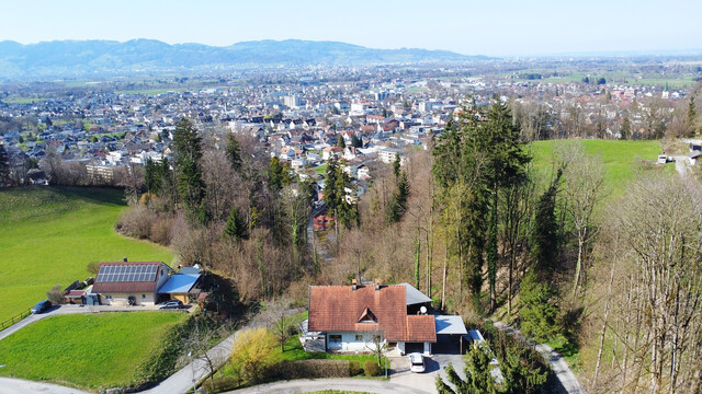 Traumhaftes Hanggrundstück mit herrlichem Weitblick!