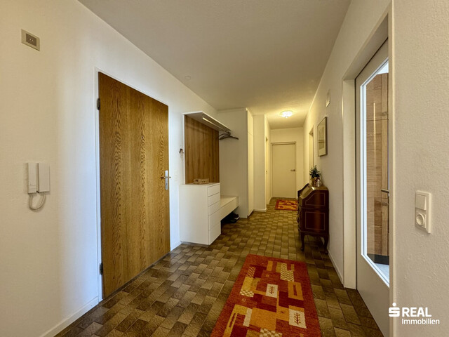 Charmante 3-Zimmer-Dachgeschosswohnung mit großem Wintergarten, Terrasse und Balkon