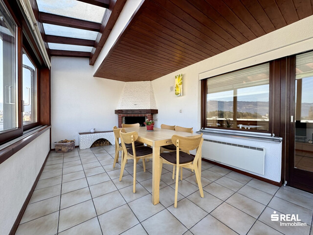 Charmante 3-Zimmer-Dachgeschosswohnung mit großem Wintergarten, Terrasse und Balkon