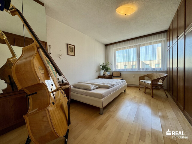 Charmante 3-Zimmer-Dachgeschosswohnung mit großem Wintergarten, Terrasse und Balkon