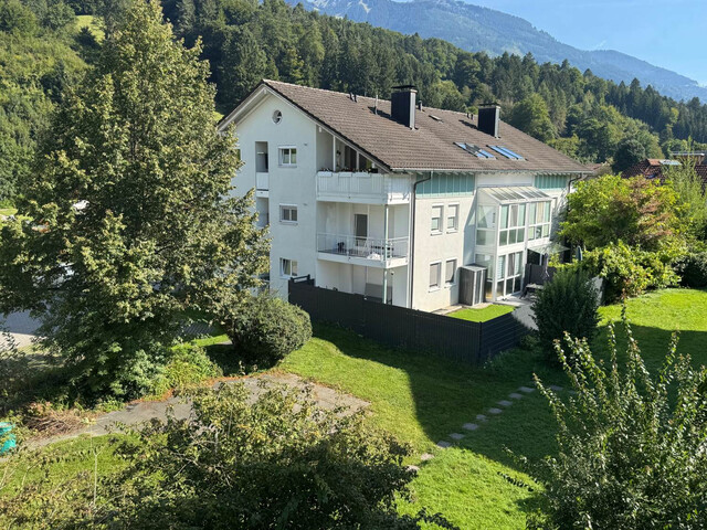 Sonnige 3-Zimmer-Dachgeschosswohnung mit Schwedenofen in ruhiger Lage