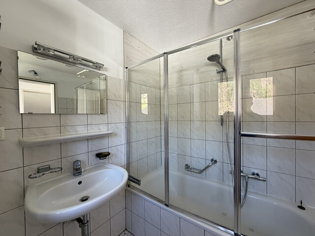 Sonnige 3-Zimmer-Dachgeschosswohnung mit Schwedenofen in ruhiger Lage