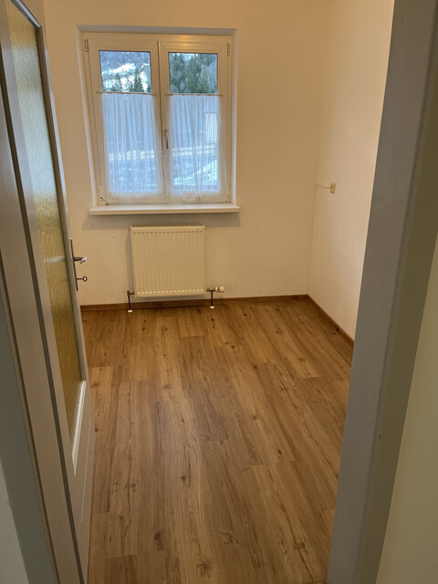 Neu renovierte 4-Zimmer Wohnung 100m² mit Balkon & Garage in Top-Lage!