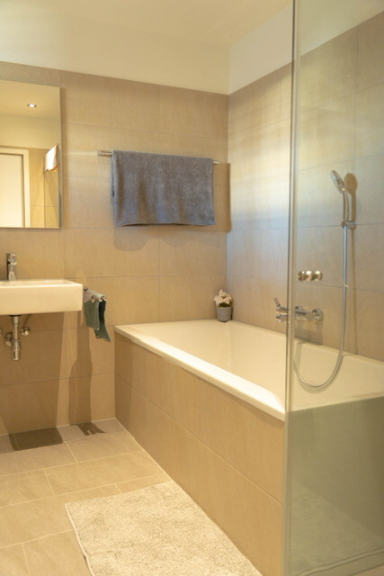 Sonnige hochwertige Eck-Wohnung in See- u Stadtnähe