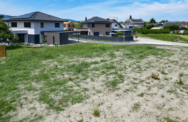 Neues Einfamilienhaus in Ziegelbauweise mit großem Garten € 868.000.- plus WBF!