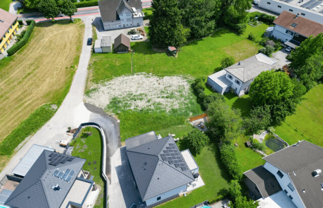 Neues Einfamilienhaus in Ziegelbauweise mit großem Garten € 868.000.- plus WBF!