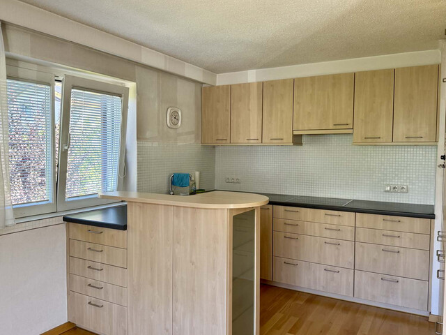 Großzügige 4 Zimmer Wohnung