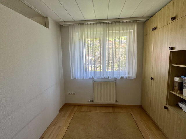 Großzügige 4 Zimmer Wohnung