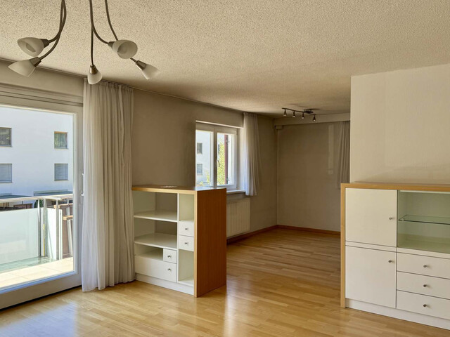 Großzügige 4 Zimmer Wohnung