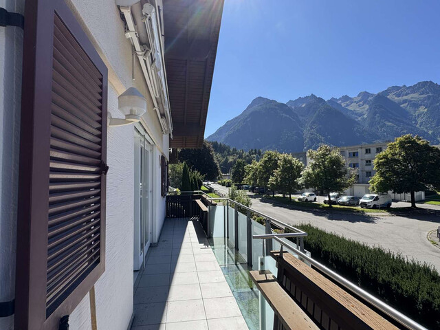 Großzügige 4 Zimmer Wohnung