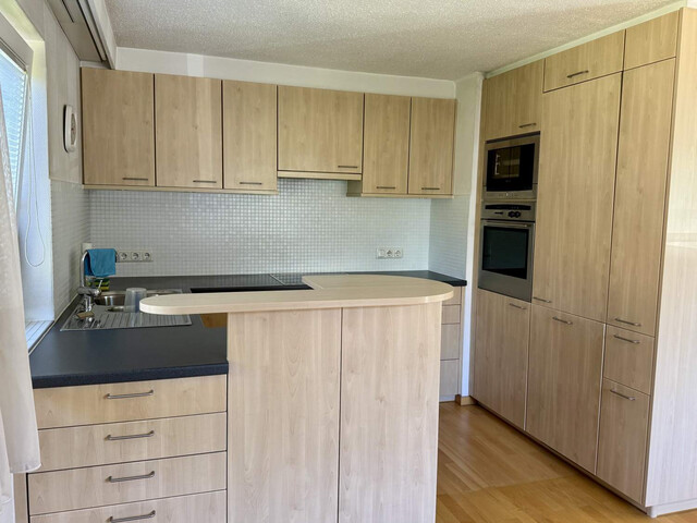 Großzügige 4 Zimmer Wohnung