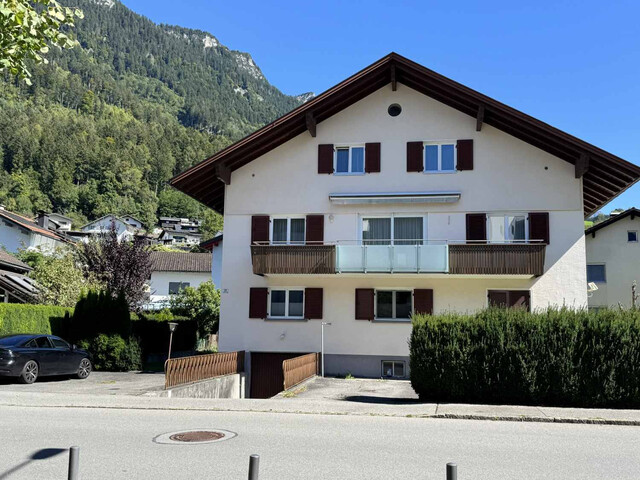 Großzügige 4 Zimmer Wohnung