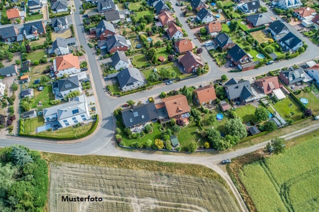 +++ Charmantes Einfamilienhaus mit idyllischer Terrasse und separatem Nebengebäude +++
