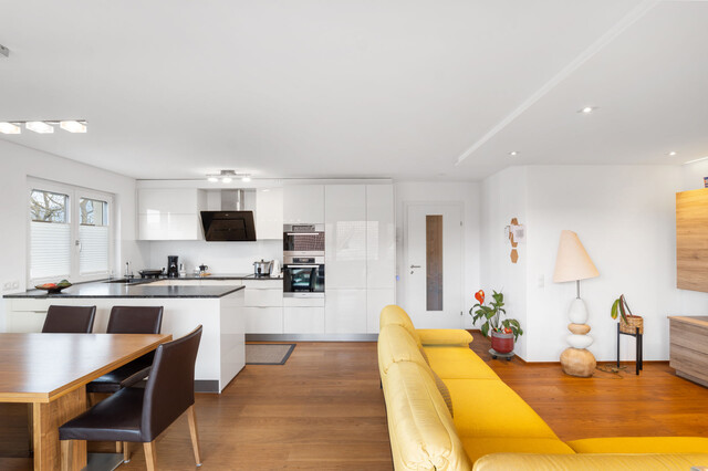 Stilvolle Wohnung mit sonniger Terrasse!