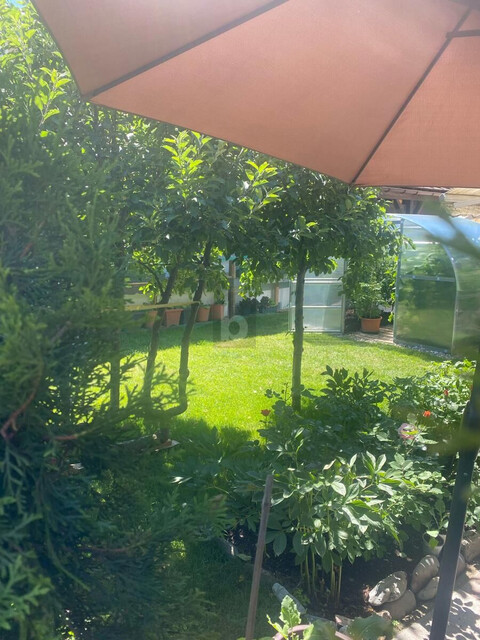 LEBEN WO ANDERE URLAUB MACHEN MIT EIGENEM GARTEN UND CARPORT