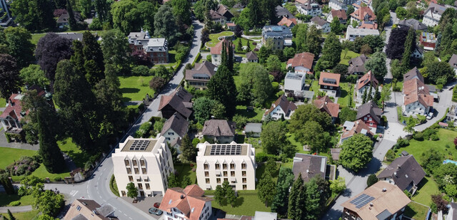 Ruhige und sonnige 2- oder 3-Zimmer-Wohnung mit 160 m² Garten und  überdachter Terrasse
