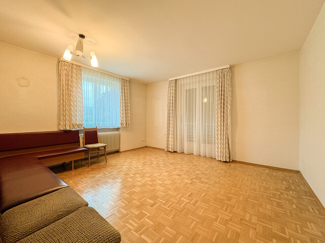 Doppelhaushälfte mit Garage zu vermieten (befristet auf 3 Jahre)