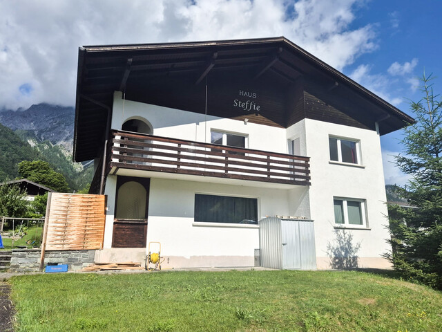 Großzügiges Familienhaus in ruhiger Lage mit Bergblick
