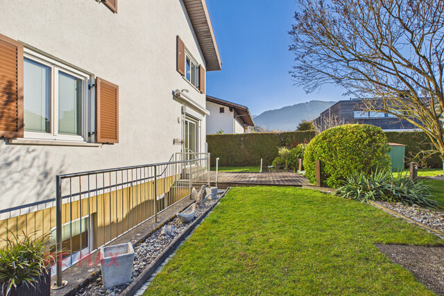 Wohnqualität und Raumvielfalt – gepflegtes Zweifamilienhaus mit Gartenidylle