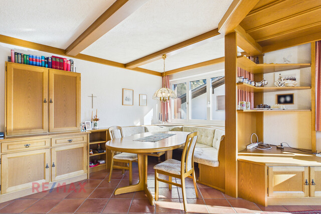 Wohnqualität und Raumvielfalt – gepflegtes Zweifamilienhaus mit Gartenidylle