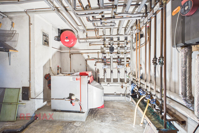 Wohnqualität und Raumvielfalt – gepflegtes Zweifamilienhaus mit Gartenidylle