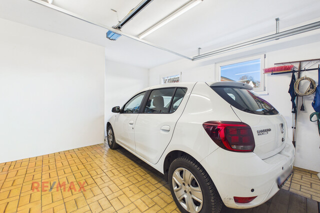 Wohnqualität und Raumvielfalt – gepflegtes Zweifamilienhaus mit Gartenidylle