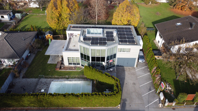 Modernes Wohnen und Arbeiten in einem Haus