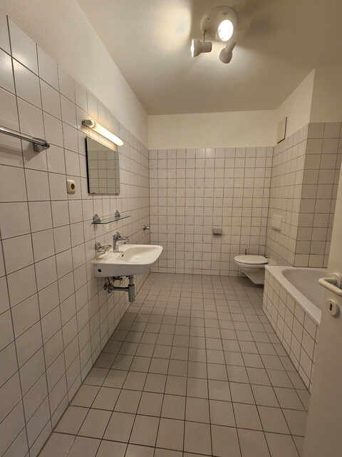 Helle 2-Zimmer-Wohnung mit Balkon wird vermietet!