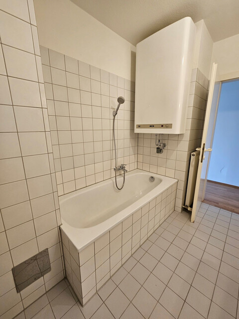 Helle 2-Zimmer-Wohnung mit Balkon wird vermietet!