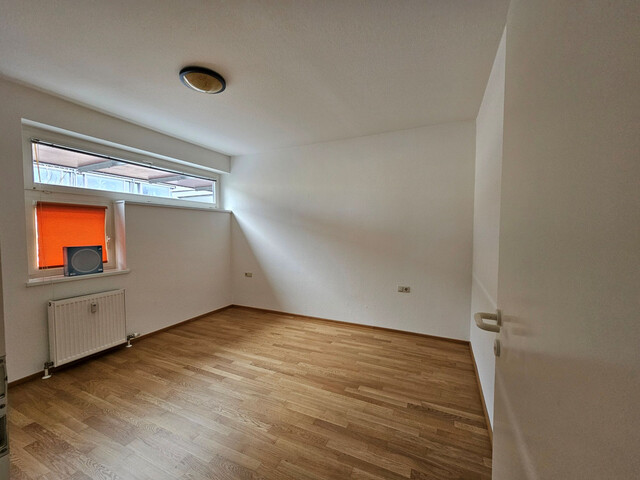 Helle 2-Zimmer-Wohnung mit Balkon wird vermietet!