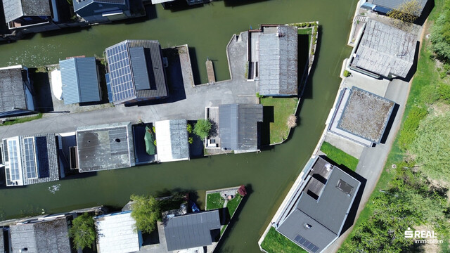Ferienhaus inklusive Motorboot und Bootsgarage