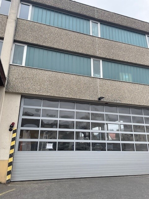 Ideale Produktionshalle mit Lager-, Büro- und Sozialräume