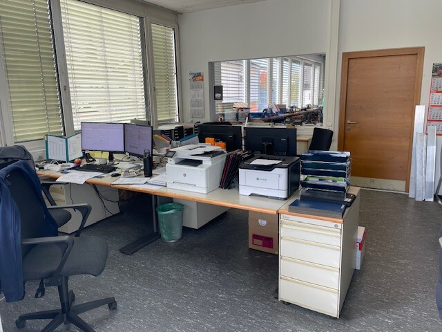 Ideale Produktionshalle mit Lager-, Büro- und Sozialräume