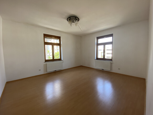 "ohne Provision" helle 3,5 Zimmer Wohnung mit verglaster Veranda 